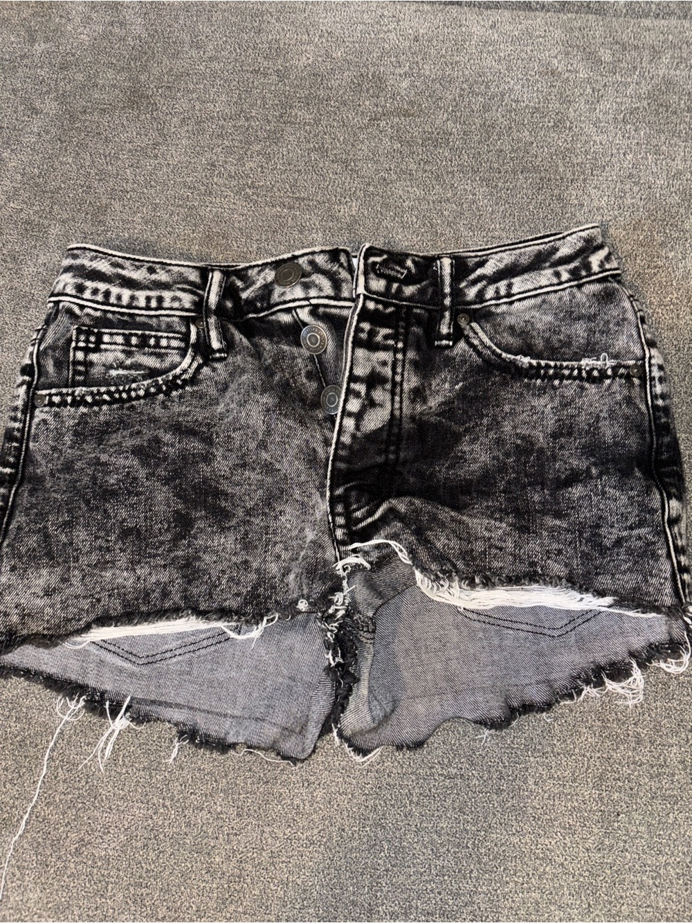 RSQ - Women’s Black Acid-Wash Denim Cutoff Shorts Size 24